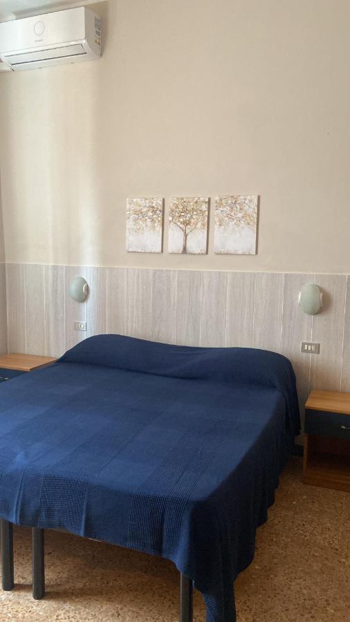 Hotel Sole Marina di Massa Kültér fotó