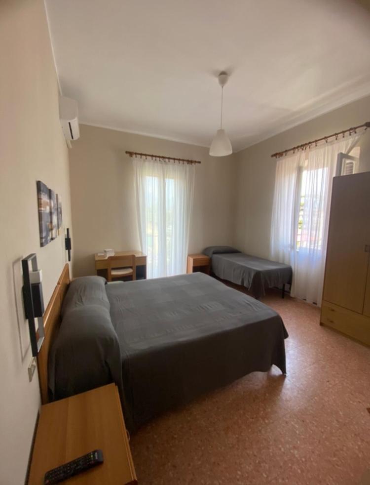 Hotel Sole Marina di Massa Kültér fotó